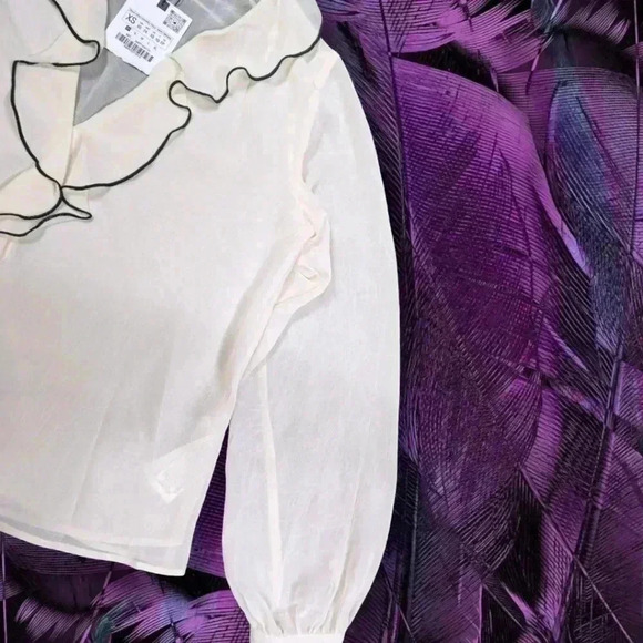 NWT ZARA RUFFLED BLOUSE - Picture 3 of 6